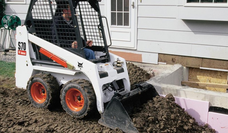 Bobcat S70 Skid-Steer 8