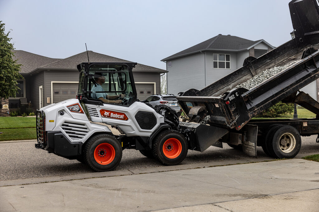 Bobcat L35 Small Articulated Loader