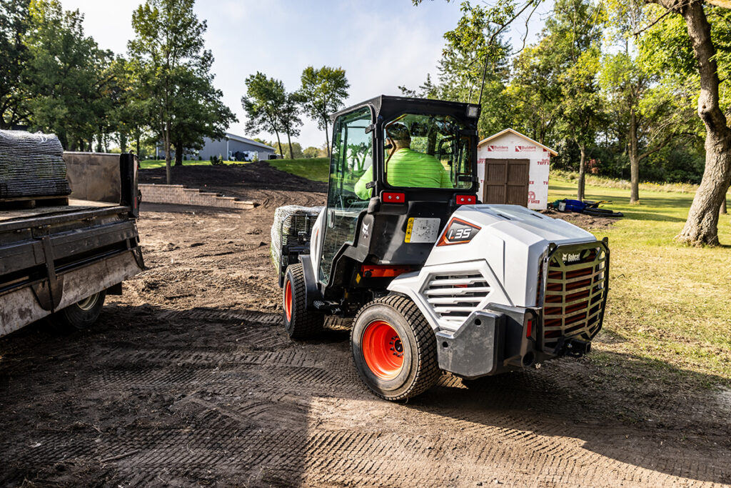 Bobcat L35 Small Articulated Loader
