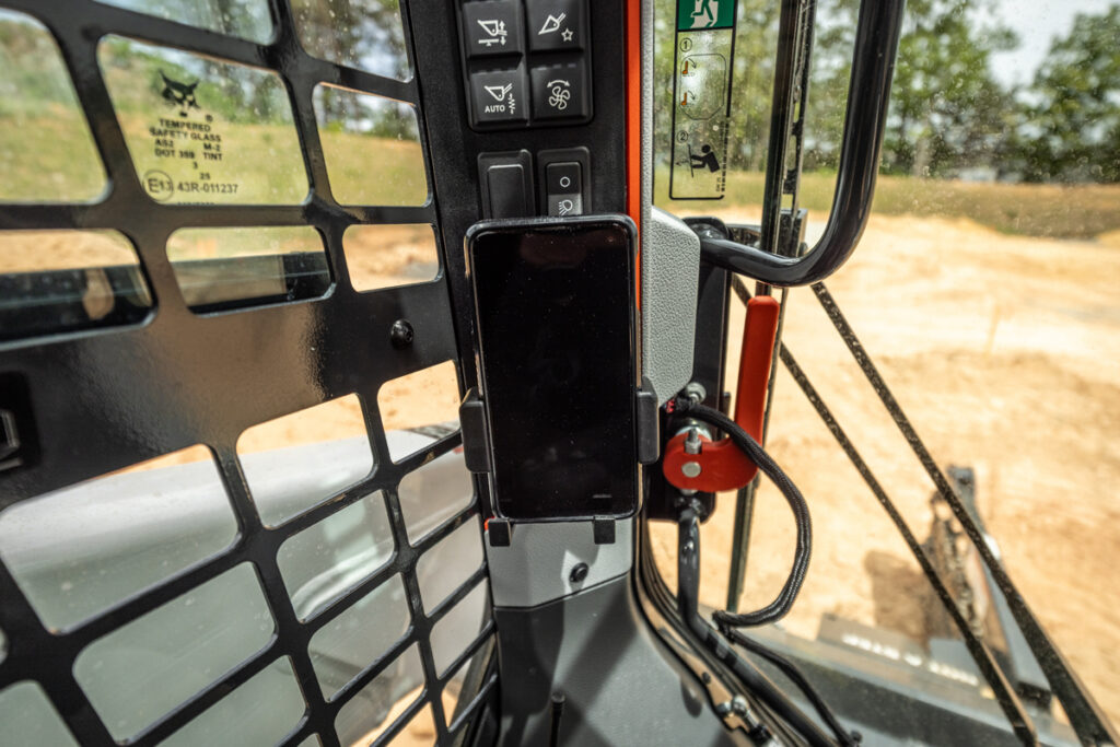 Bobcat T76-2 Pro Compact Track Loader